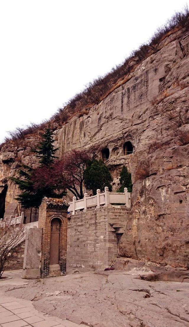 峰峰响堂山石窟图片