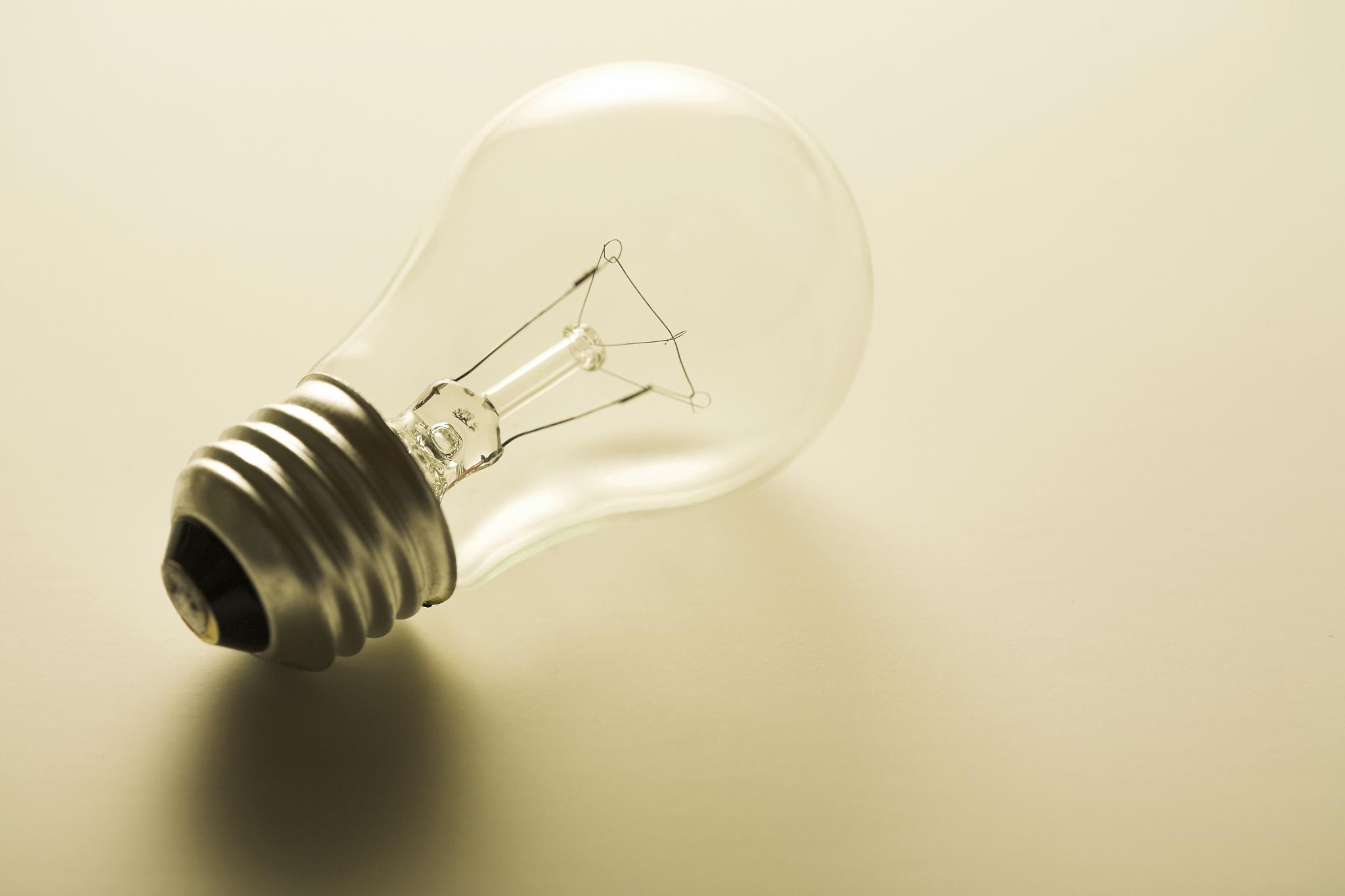 灯泡的形状竟然是为了光线的效果而设计.