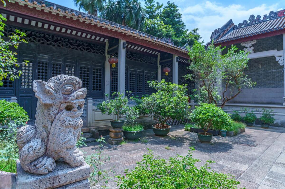 小洲村:广州的艺术圣地 走进广州的心脏地带,海珠区的小洲村如一颗