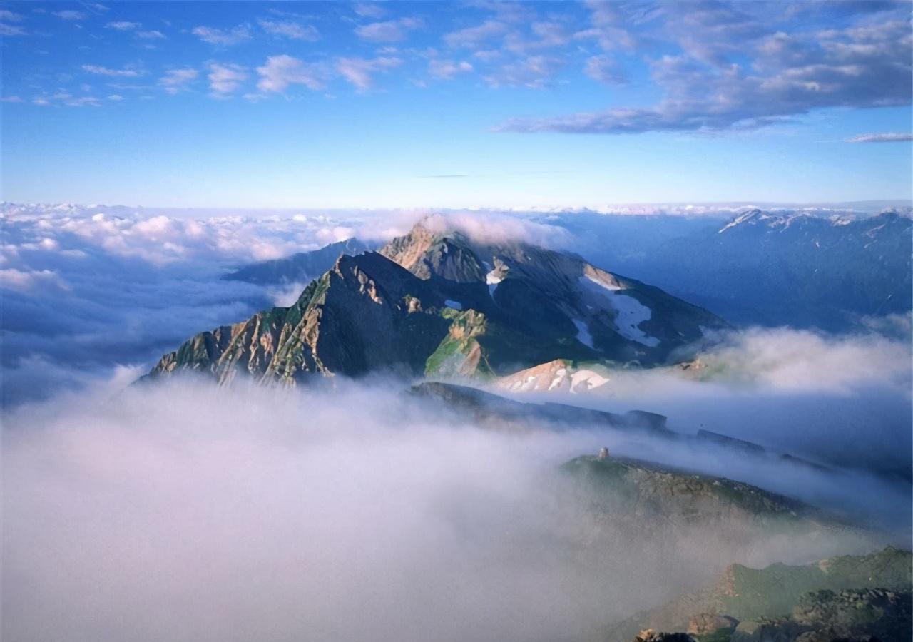 安徽祁门县的牯牛降景区:一个神秘的旅游胜地 近年来,安徽省的牯牛降
