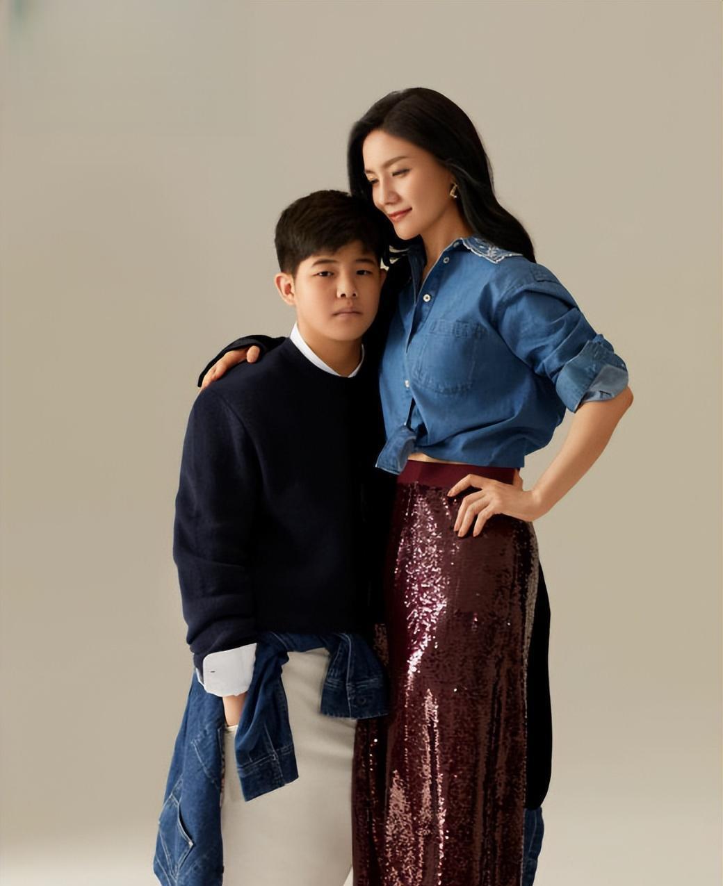 胡可晒时光对比照:安吉颜值回归,小鱼儿惊艳,幸福一家令人羡慕 胡可晒