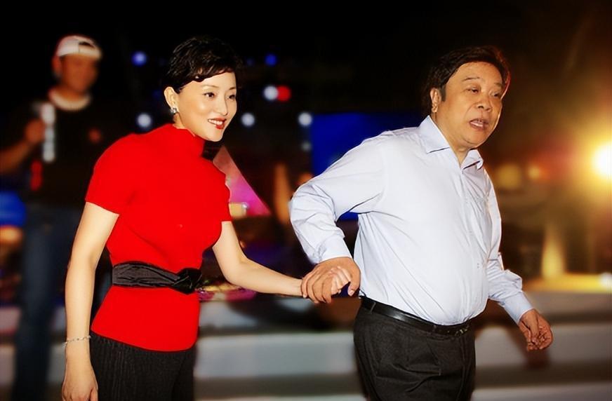 杨澜成功背后的四个贵人:姜昆,赵忠祥,陈凯歌,马云 杨澜的成功离不开