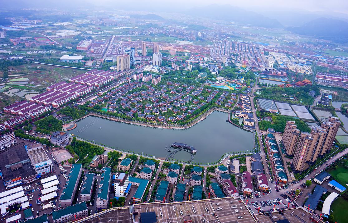 东花园村:城中村的生活记忆 城中村是城市发展的历史见证,也是人们