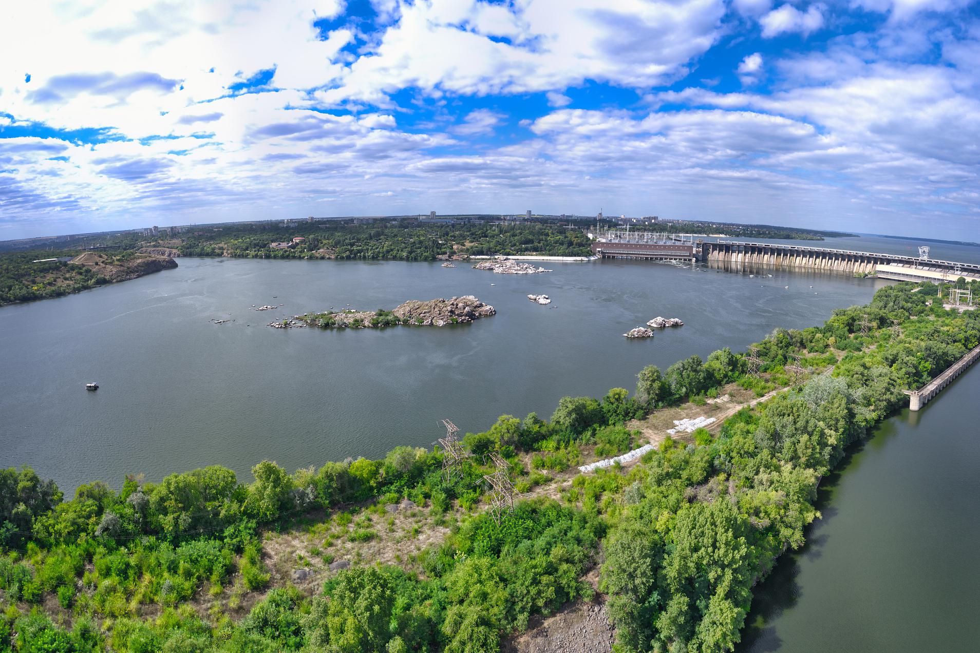 文昌湖:大自然的瑰宝与历史的见证 文昌湖位于山东省淄博市周村区,是