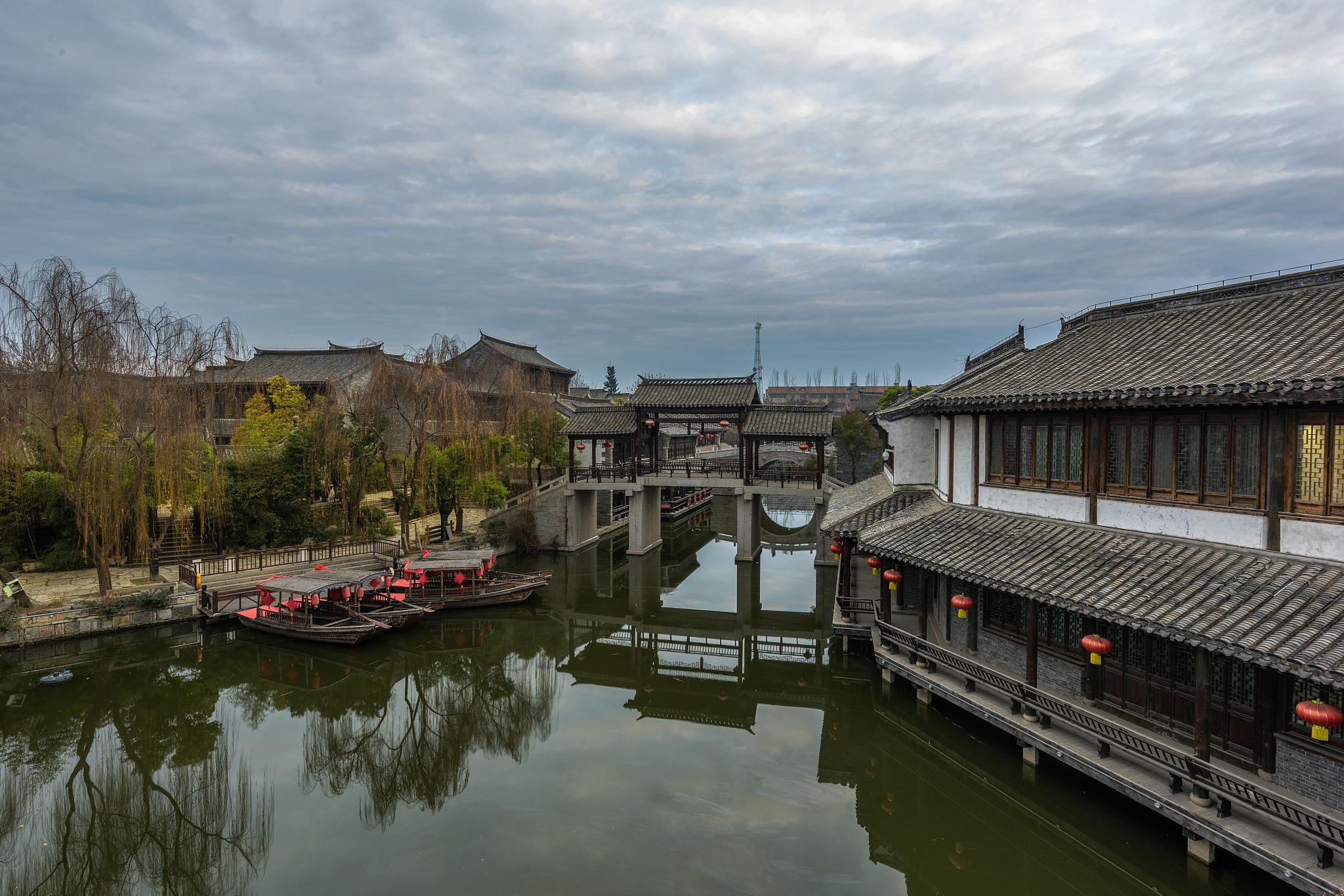 徽州古城与宏村:文化与自然的双重魅力 徽州古城与宏村,哪一处更让你