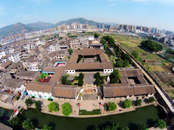 龙湾永昌堡:历史与文化的瑰宝 永昌堡是一座充满历史韵味的军事防御