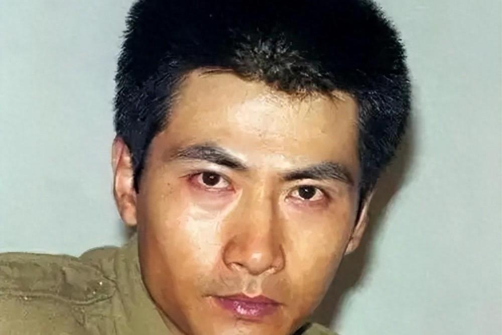 陆剑民:不温不火的演员生涯与甜蜜的婚姻 陆剑民,一个在娱乐圈打拼