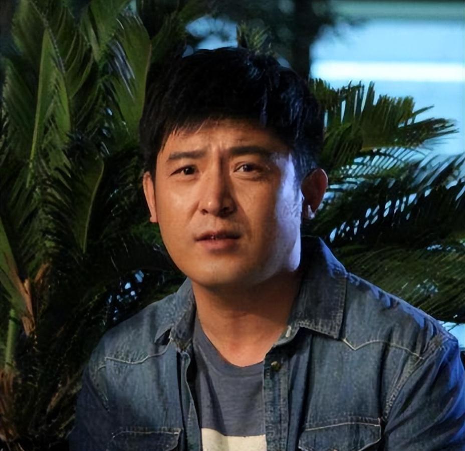 孙涛:春晚舞台上的"隐形人"到"骄傲哥" 孙涛,这个名字或许很多人并不