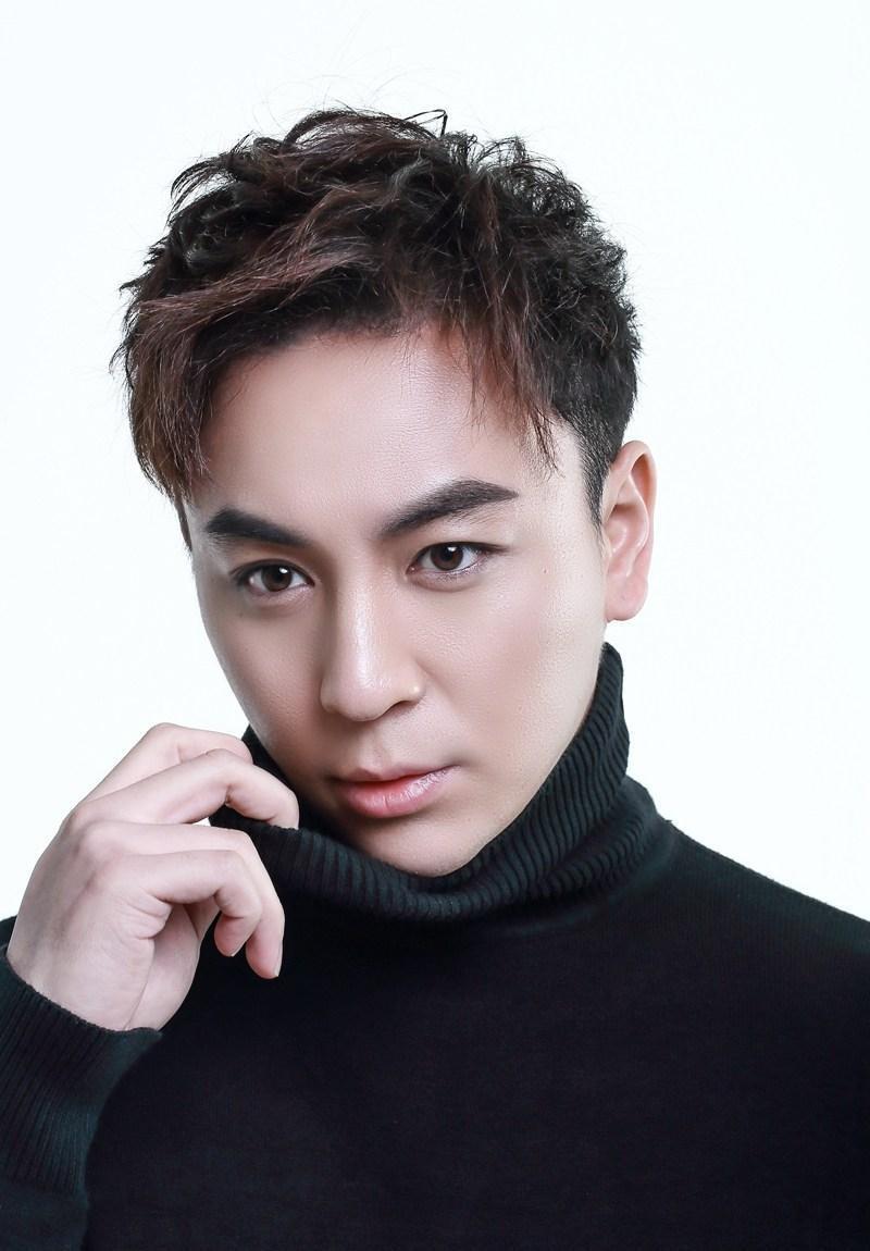 明星光环背后的真实人生:释小龙,王传君等明星的坎坷事业与财富之谜