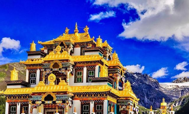 德格县:藏于四川腹地的神奇之地 德格县是一个深藏于四川省腹地的神奇