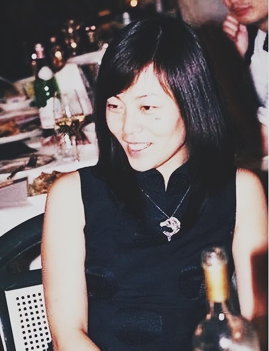 黄渤和他的"夫妻相" 黄渤和妻子小欧的爱情故事,跨越20多年,他们的"