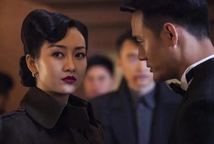 《伪装者》:明楼的伪装工作 明楼为了完成伪装工作,利用汪曼春的感情