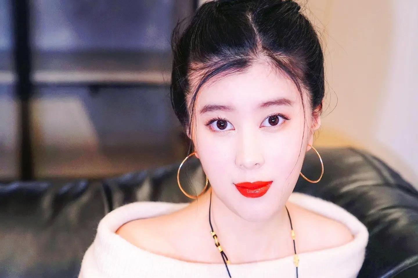 杨子女儿杨海润:从可爱小女孩到成熟大美女的蜕变 前段时间,杨子与