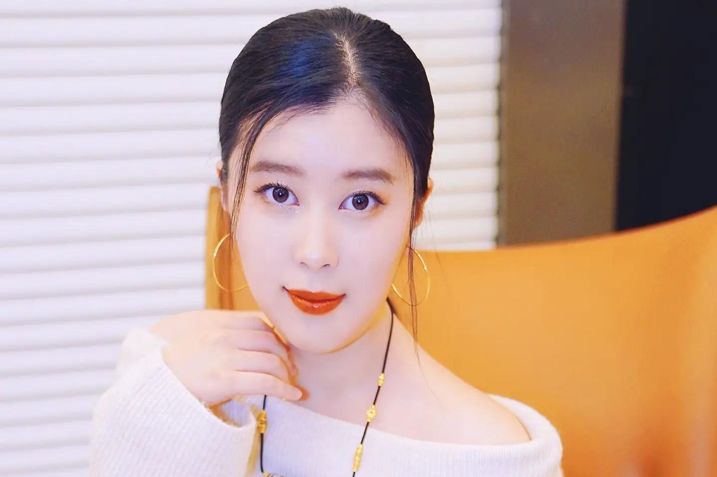 杨子女儿杨海润:从可爱小女孩到成熟大美女的蜕变 前段时间,杨子与