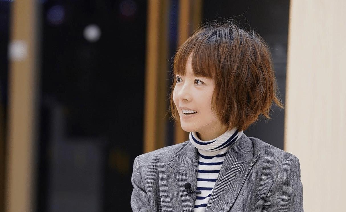 鲁豫:情路坎坷,仍期待爱情 鲁豫,作为《鲁豫有约》主持人,一直以来都