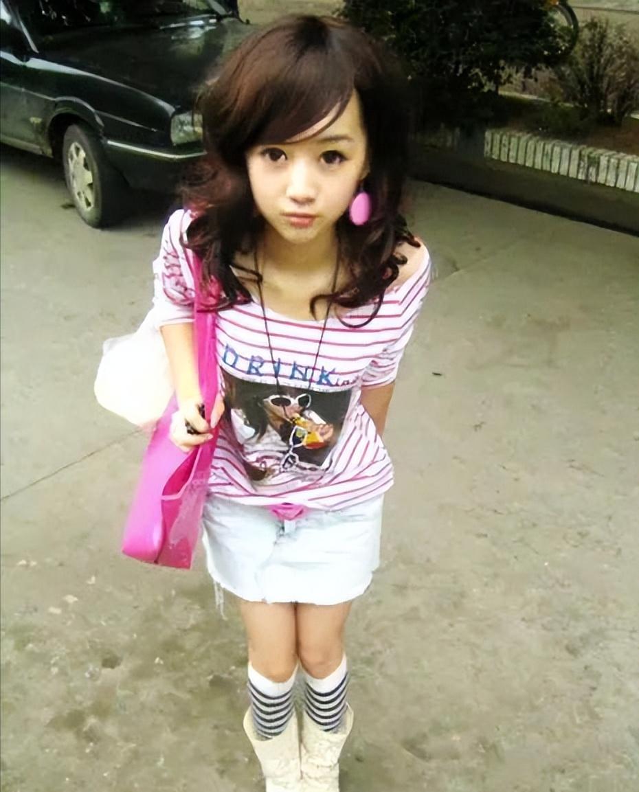 "网红鼻祖"程琳:虚拟神坛的初见 程琳,网络时代的"非主流女神",崭露头