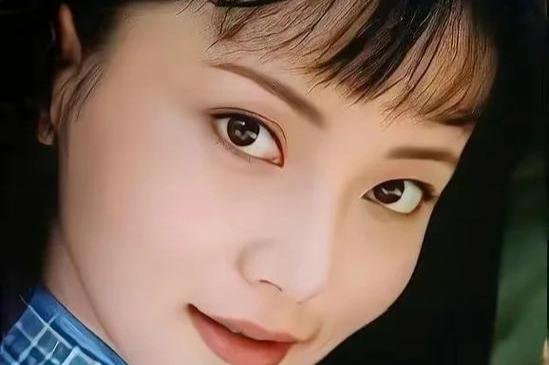 李钰:命运的坎坷旅程 李钰,曾被黄晓明疯狂追求,临走前为男友穿上婚纱
