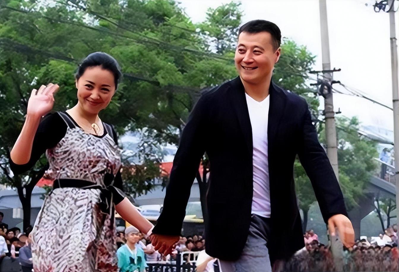 任程伟与黄蕾:娱乐圈的坚守与深情 任程伟与黄蕾的故事,是一段历经