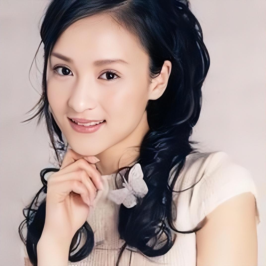 乐珈彤:活成别人羡慕的样子 乐珈彤,因《情深深雨濛濛》中的"梦萍"