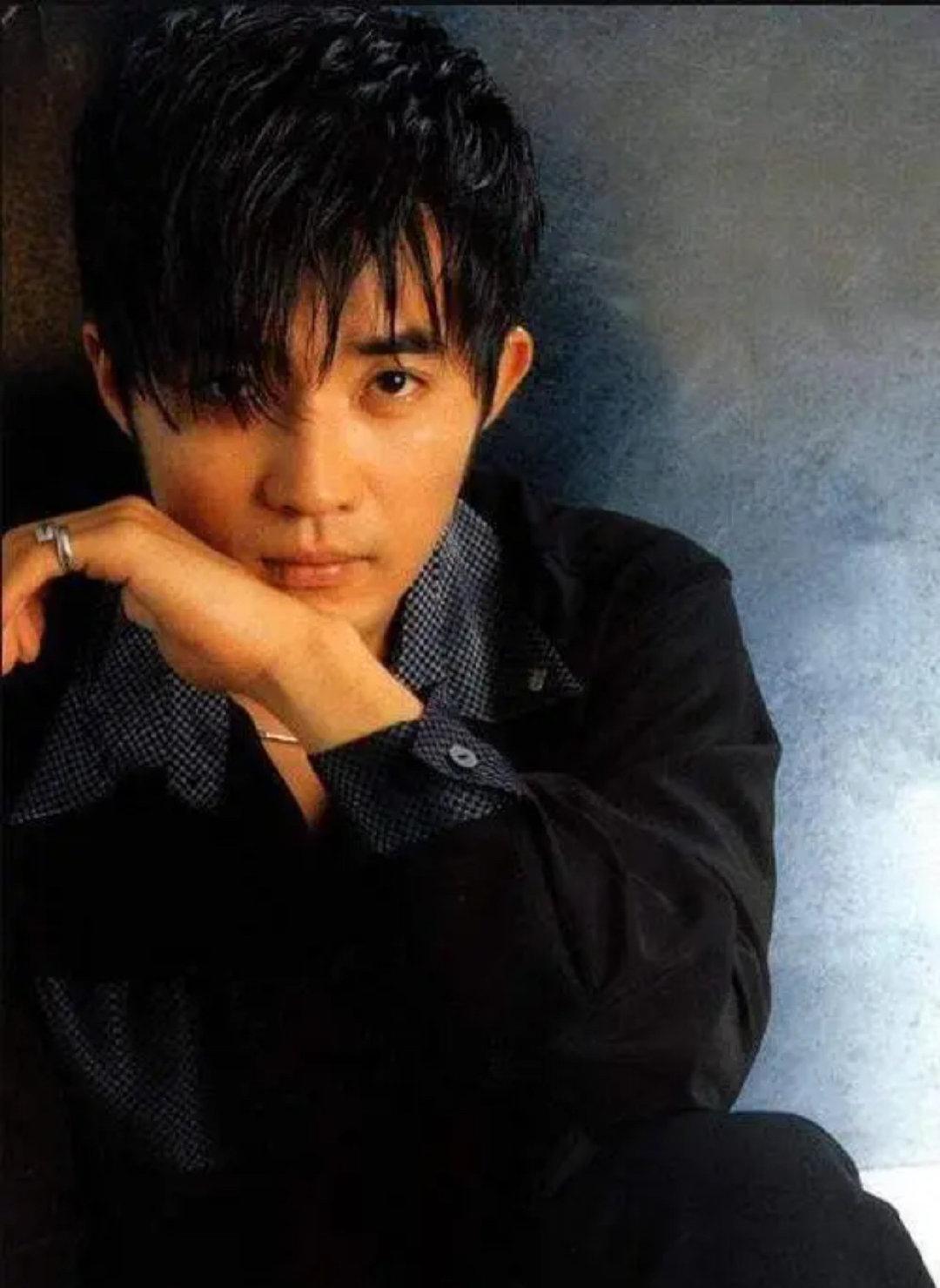 安在旭和崔智友:永远的韩流鼻祖,30年后依然年轻动人 早前,我们看到了
