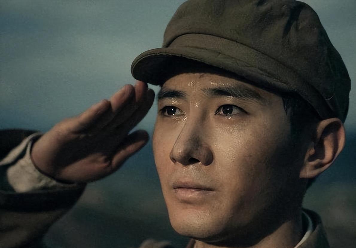 侦察英雄:牺牲与英勇的颂歌 电视剧《侦察英雄》通过真实的战争场面和