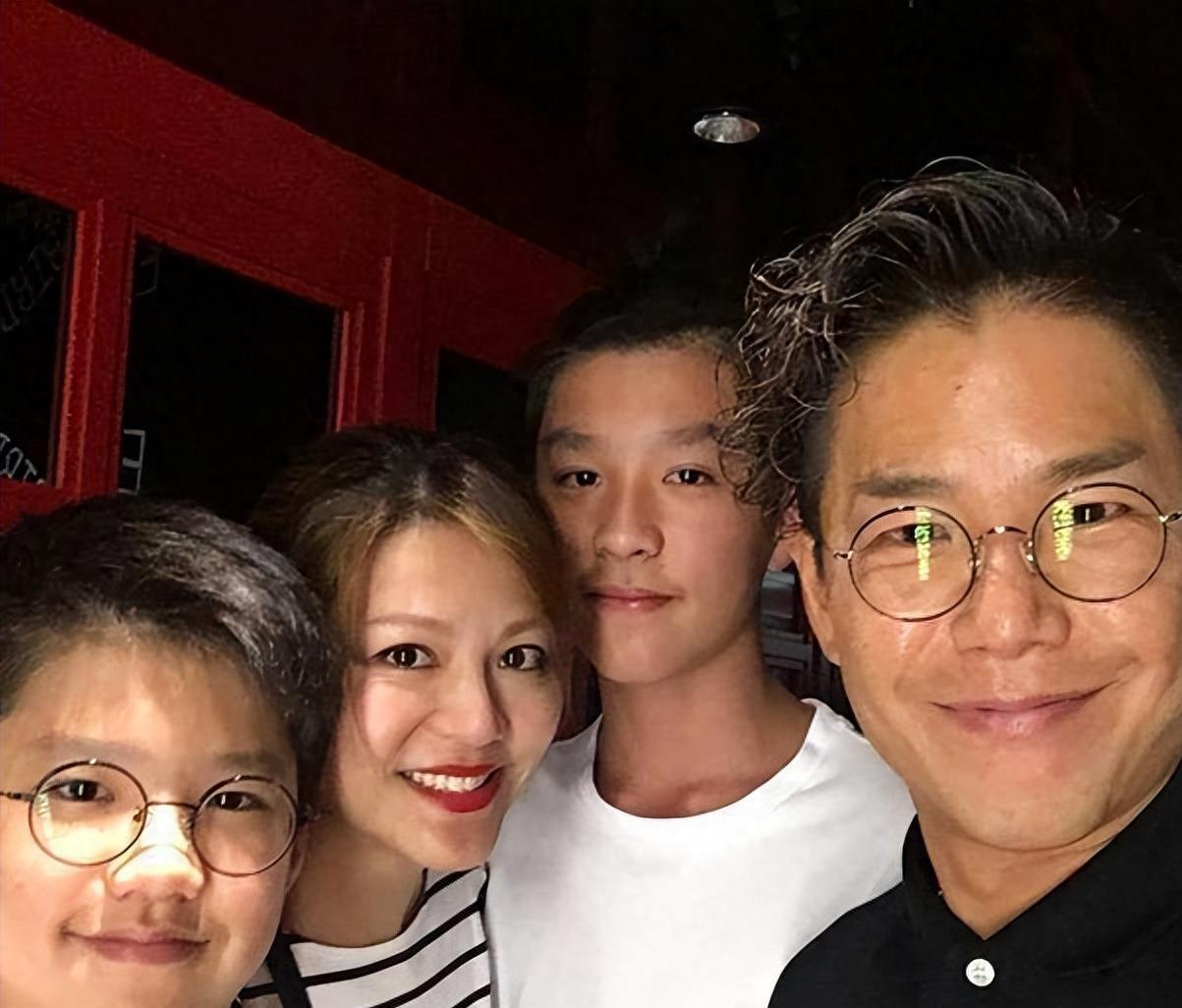 林晓峰与康子妮18年婚姻终结:和平离婚,各自启程 林晓峰与康子妮的