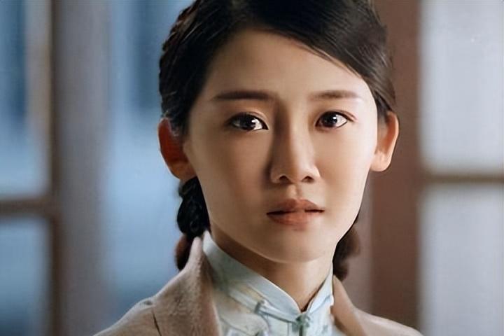 《芳华三美》六年后:苗苗淡出,钟楚曦野心勃勃,杨采钰背靠大树 六年前