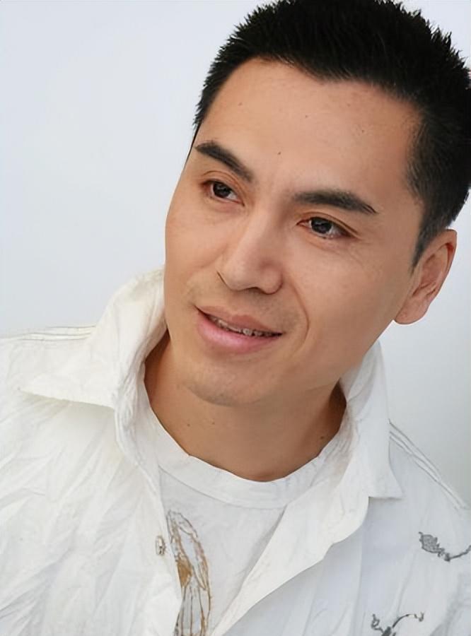 淳于珊珊的演艺传奇与人生智慧 淳于珊珊,这位被誉为"百变演员"的大神