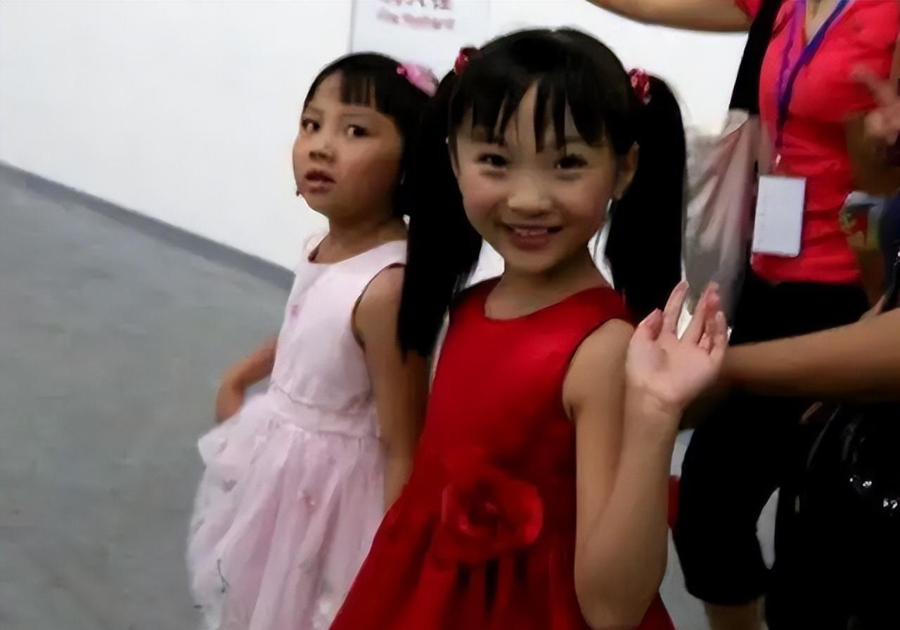 林妙可与杨沛宜的命运分岔 在2008年北京奥运会开幕式上,林妙可的甜美