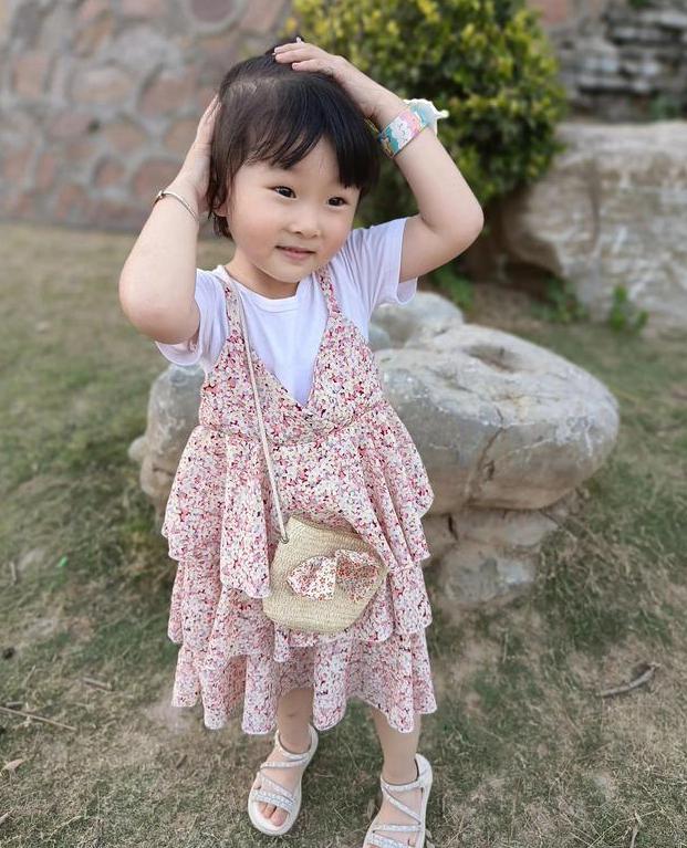 幼儿园里的小公主:关于孩子穿裙子的故事 每个小女孩的心中都有一个