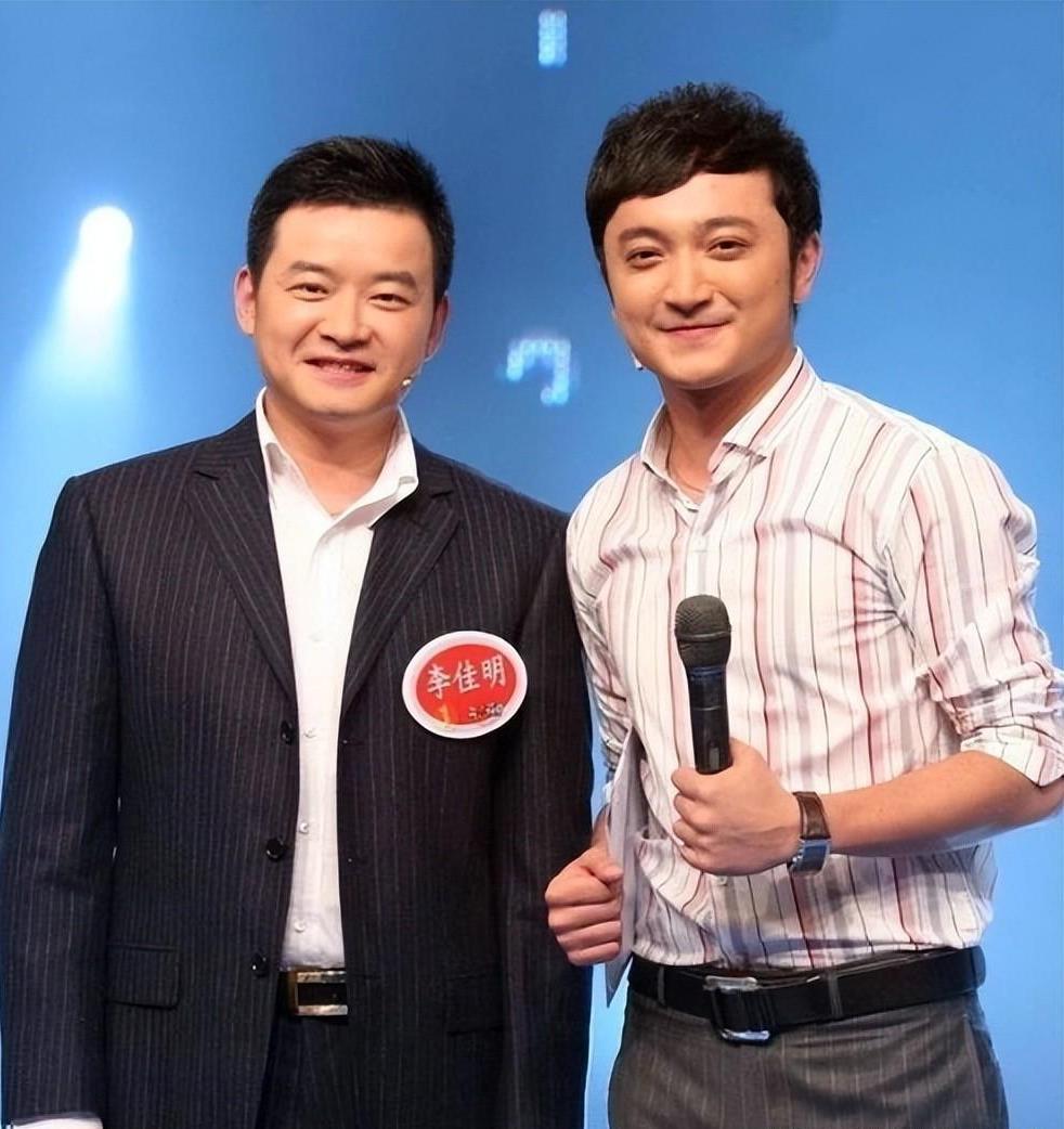 李佳明:留学归来,面对变化,坚守初心 央视主持人李佳明,31岁去美国