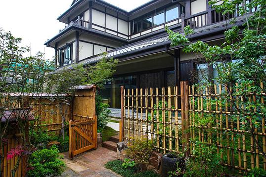 拈花湾:禅意与自然共生的文化胜地 在无锡市滨湖区马山环山西路68号