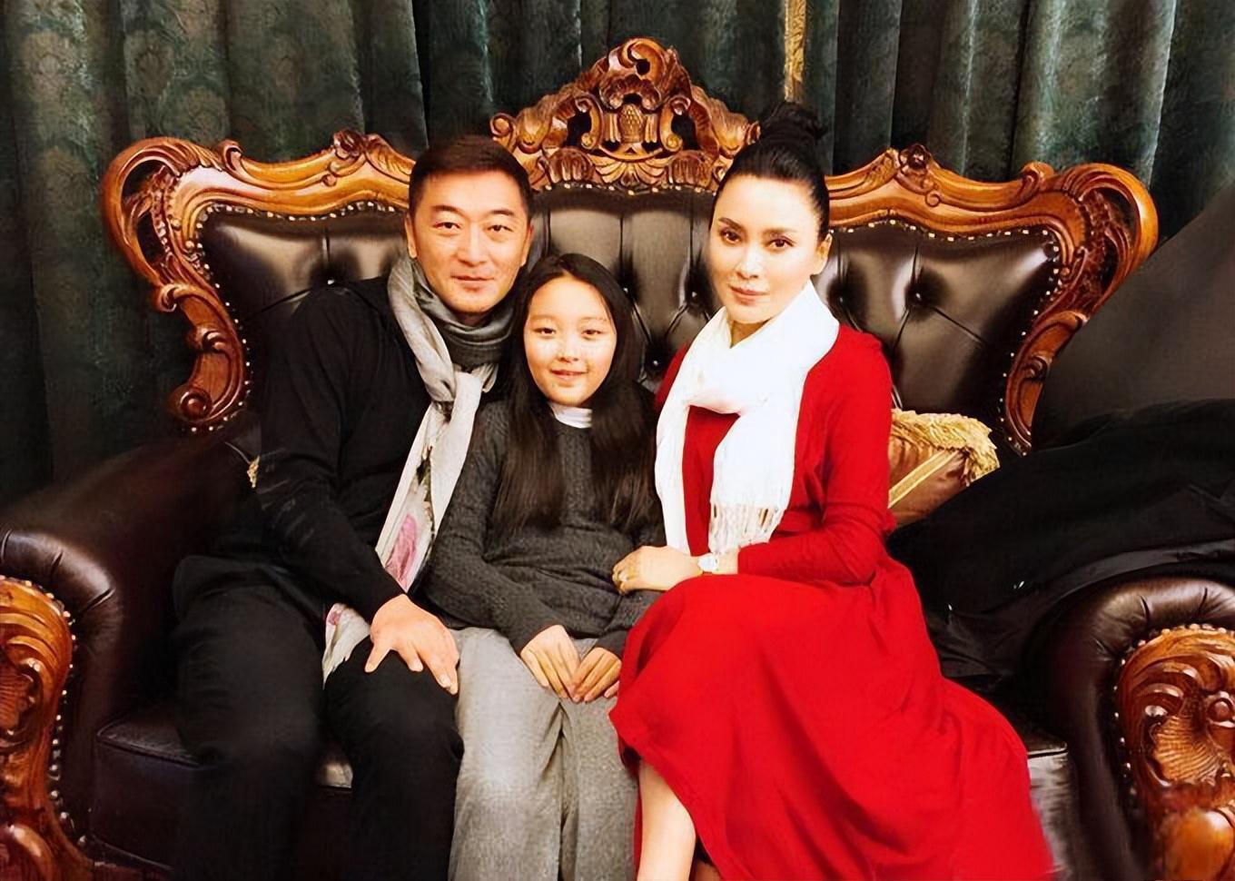 邵峰:从影帝到宠妻狂魔,家庭与事业的完美平衡 邵峰,这位资深演员在