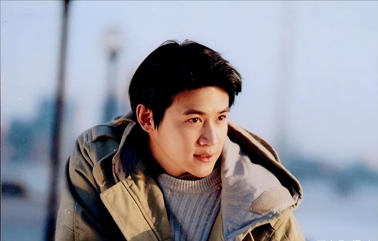 长了一张风流帅气的脸,情史却很干净 严屹宽,乔振宇,张若昀等男明星