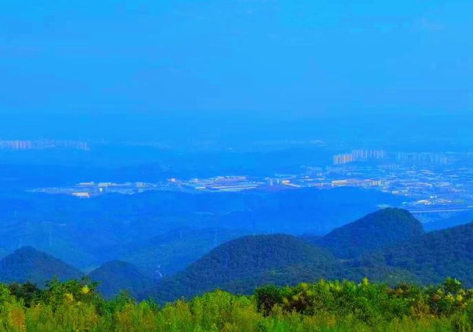 云龟山景区:重庆的一处秘境 重庆是一座充满魅力的山城,拥有壮观的