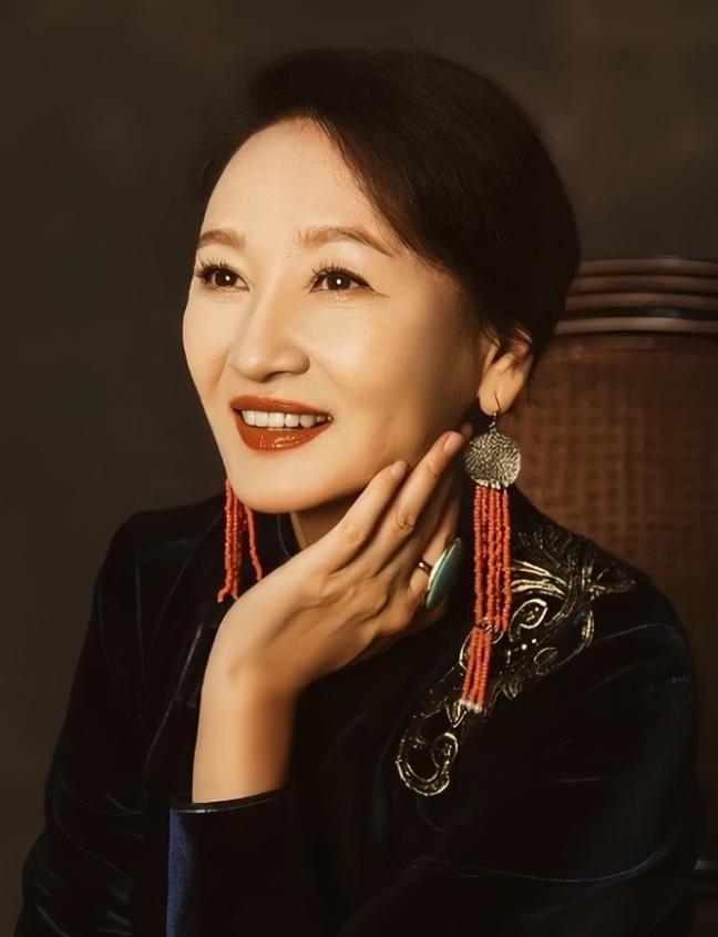 《正阳门下》李媛:苏萌的闺蜜,春晚演员,整部剧的亮点 在《正阳门下》