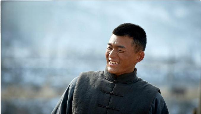 的上海一步步走向了圣地延安,成为了真正的革命战士,与丑子冈并肩作战