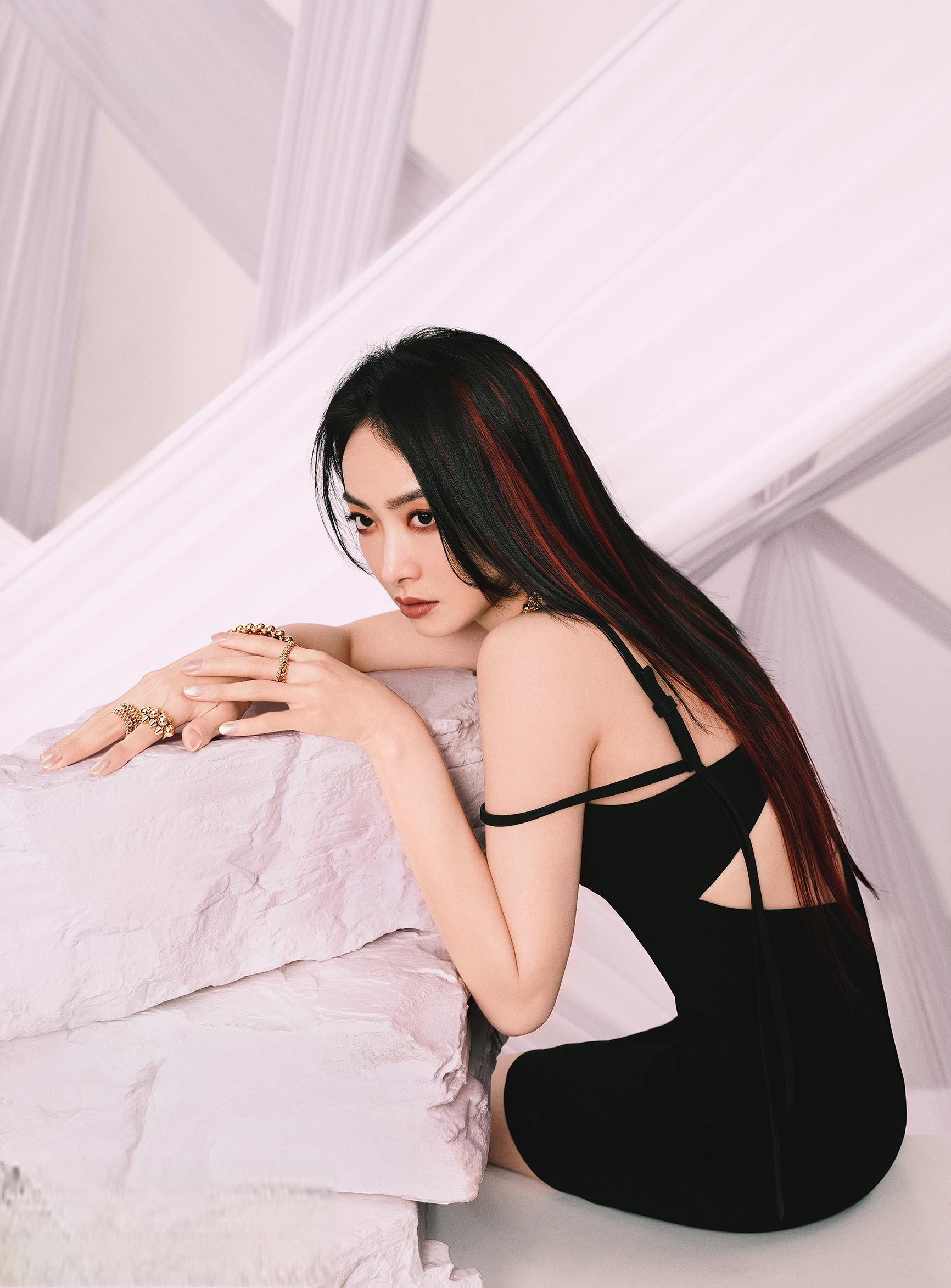 宋茜:全能女艺人 宋茜是一位实至名归的金鹰女神,无论是唱跳还是影视