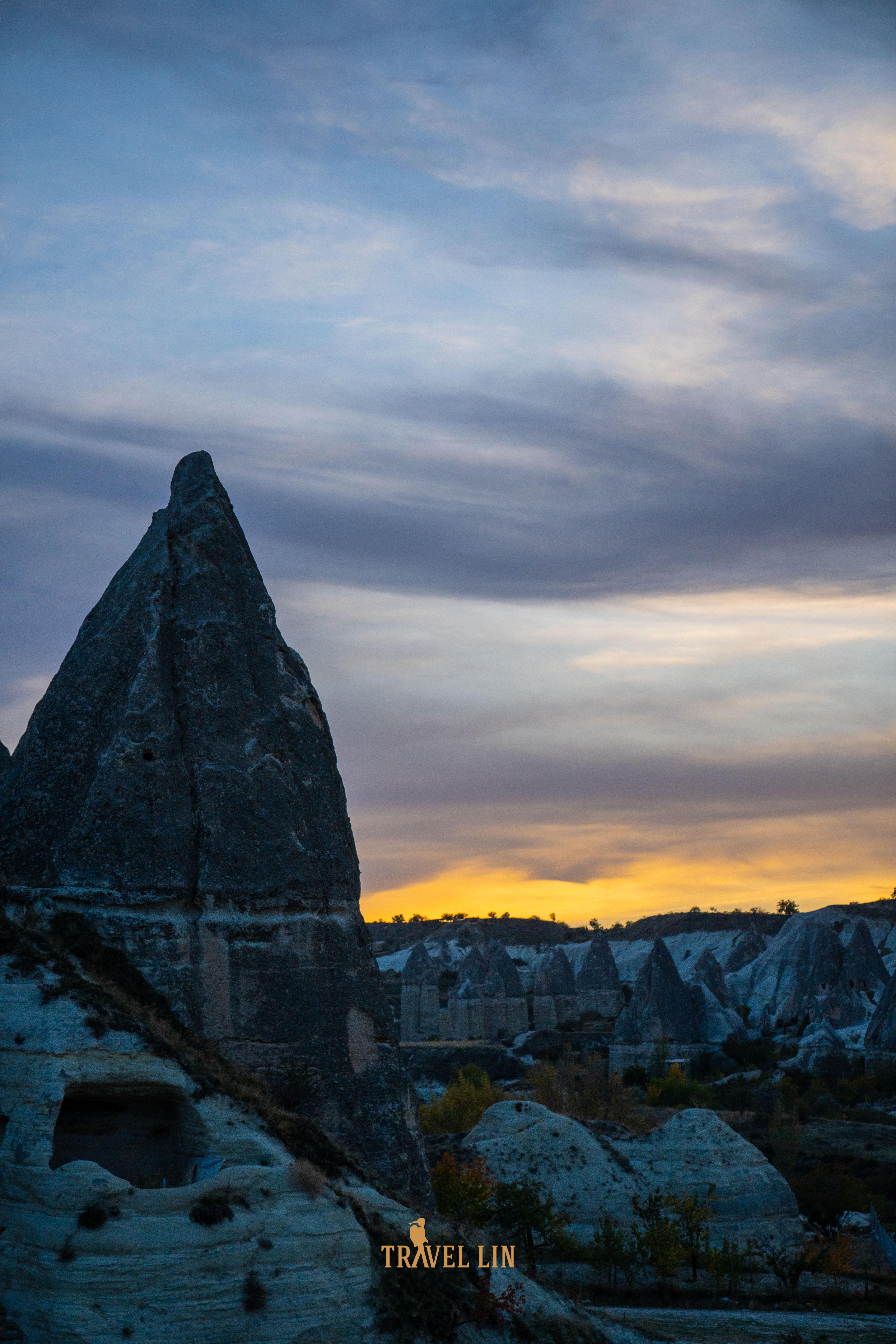 土耳其的独特秘境 卡帕多奇亚是土耳其的一处独特秘境,这里的地貌犹如