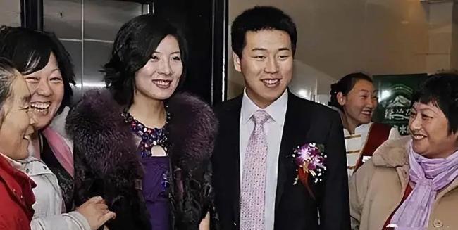 从失意到胜利:杜丽与庞伟的奥运情缘 2008年,北京奥运会上,杜丽因压力