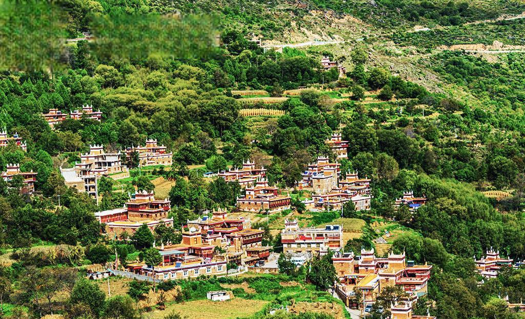 时光守护的净土 探访深藏于四川山水间的古老村落——甲居藏寨,这里是