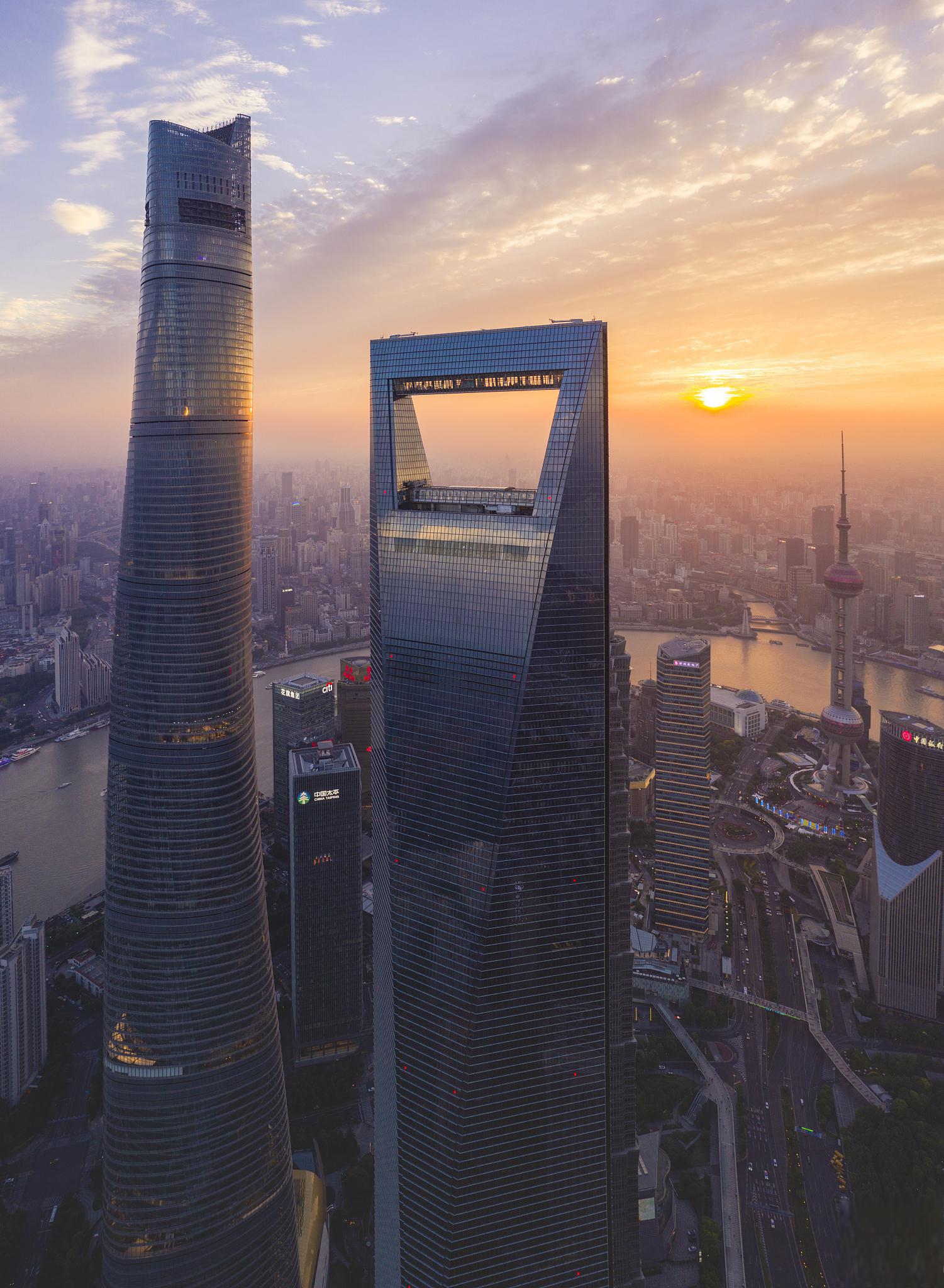 上海市区景点必游之地 魔都上海,一个充满活力和魅力的城市,其市区