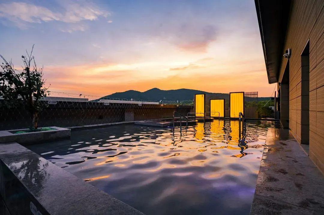 南京汤山涵田悦酒店:享受"躺平式"度假体验 南京汤山涵田悦酒店位于