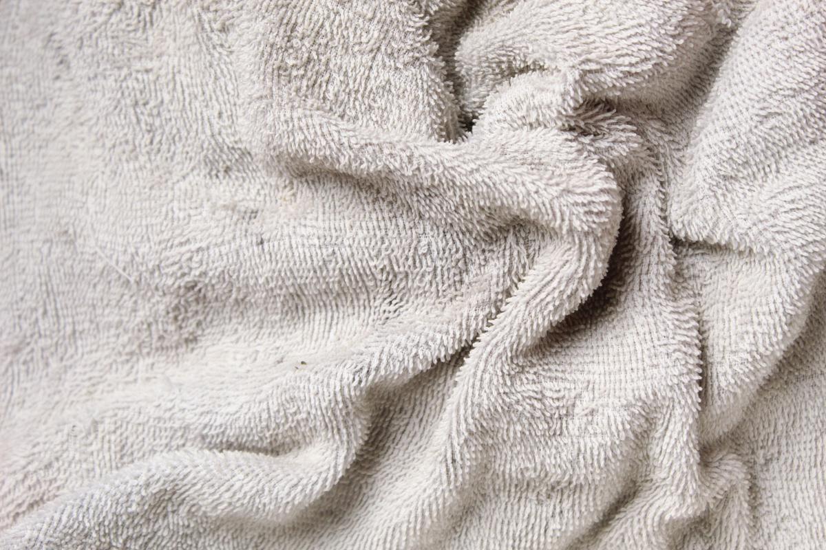 天竺棉与纯棉的奥秘 天竺棉和纯棉各有特点,纯棉透气吸湿,环保,但缩水