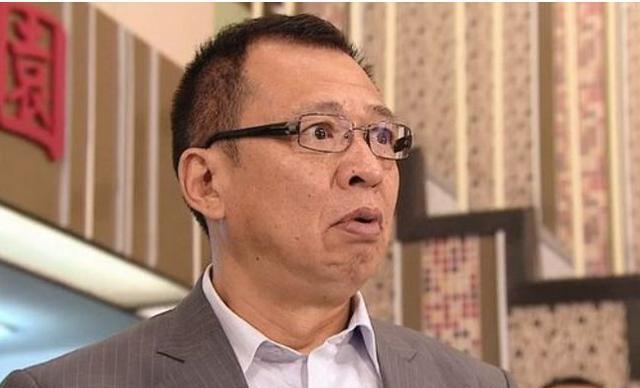 隐身幕后的75岁影帝:许绍雄的华丽转身 在繁华的香港演艺圈,有一位