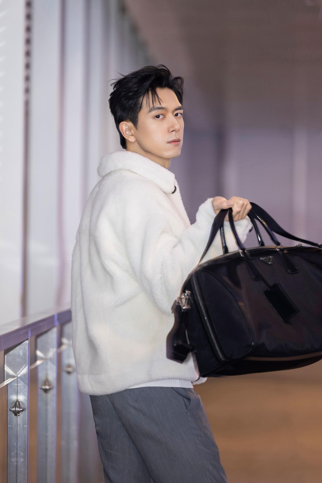 健康饮食,运动与良好生活习惯的完美结合 演员李现近期因角色需求成功