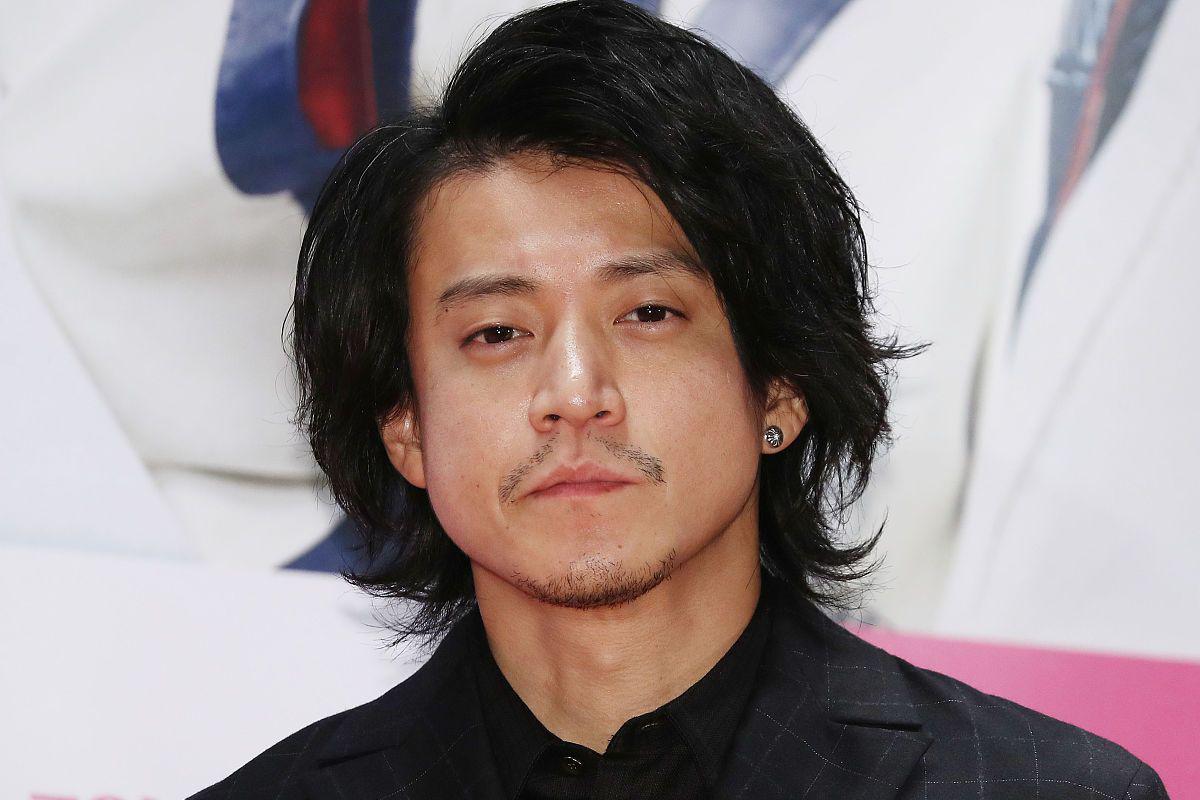 木村拓哉,一代男神,出色的演技和迷人的外貌,一直保持着极高的人气.