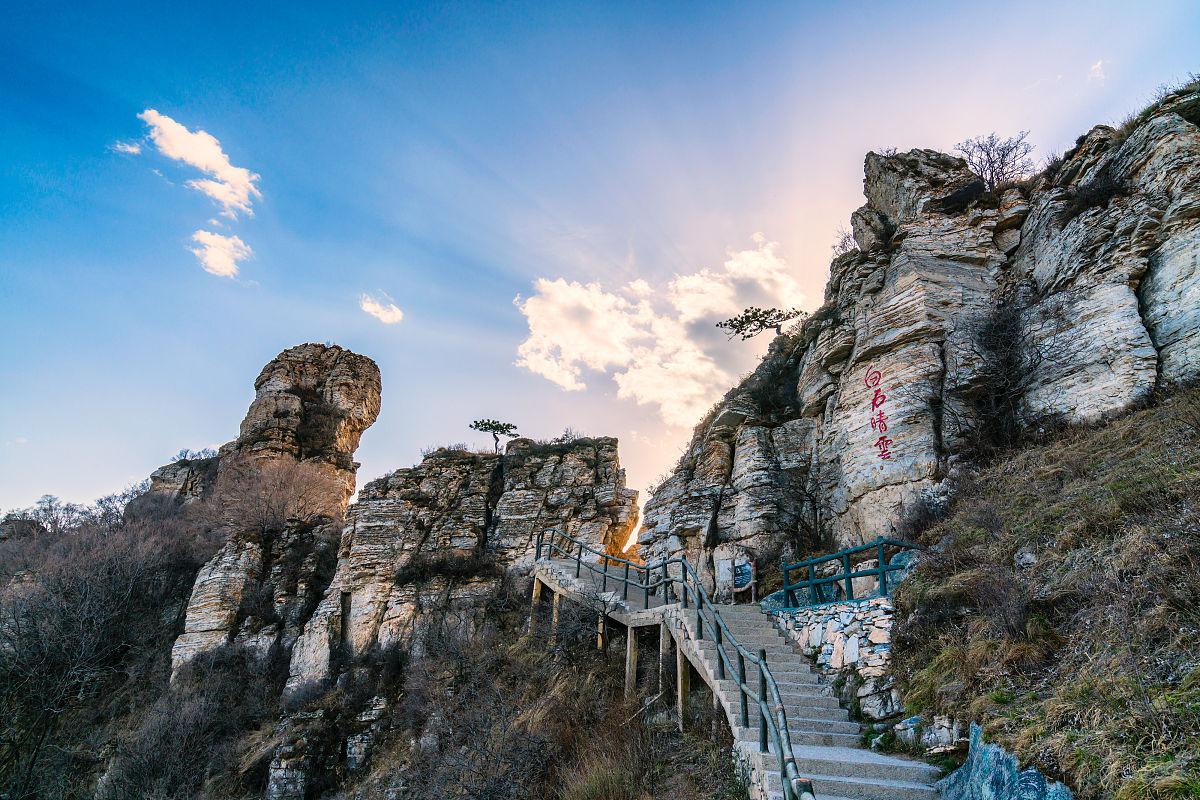 白石山景区:自然与文化的完美融合 白石山景区位于河北省保定市,是一