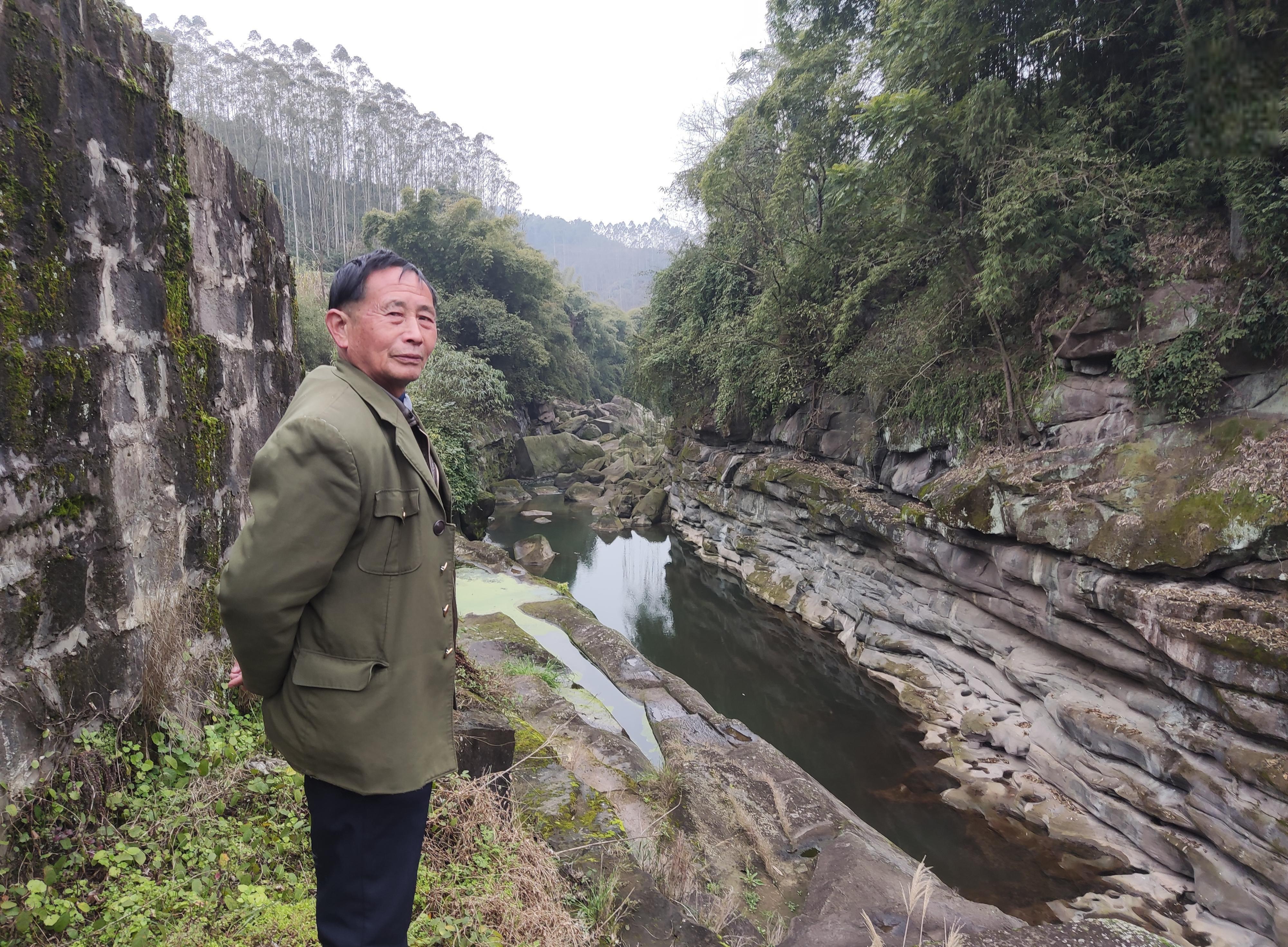 火烧滩:合川的自然与历史瑰宝 火烧滩位于合川区双槐镇双门村,距离