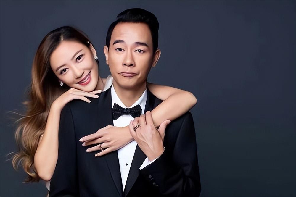 陈小春与张柏芝的苦恋:分手背后的家庭背景与命运交织 陈小春和张柏芝